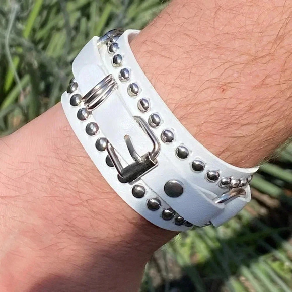 White Leather Punk Goth Rock Spike Chain Metal Stud Snap Chain Cuff Bracelet - Picture 1 of 4